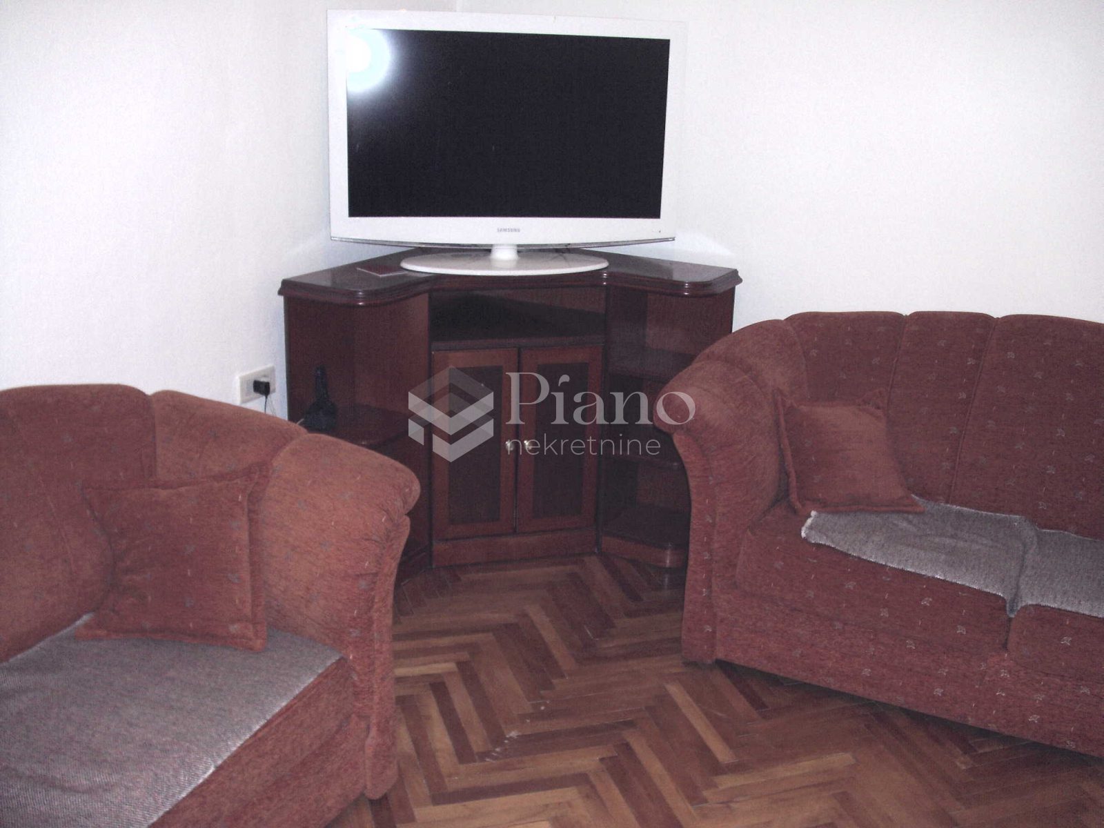 Dvosoban namješten stan na Starom aerodormu